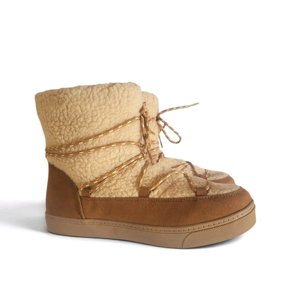 NWOT Old Navy 8 Faux Fur Lined Sherpa Boots - Moon Cocoon Winter Thermal Outdoor